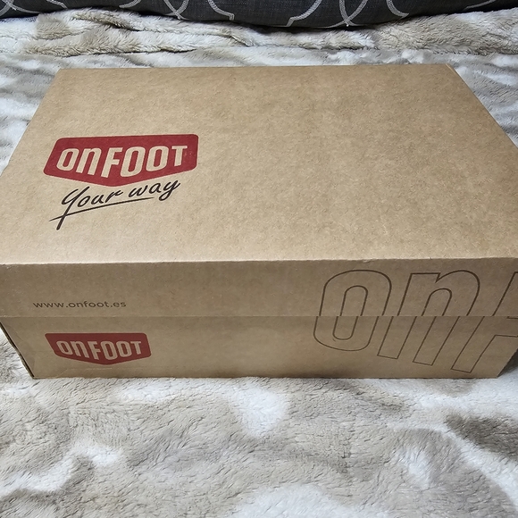 Sz. 39.5 On Feet Wear Sandals - Picture 4 of 8